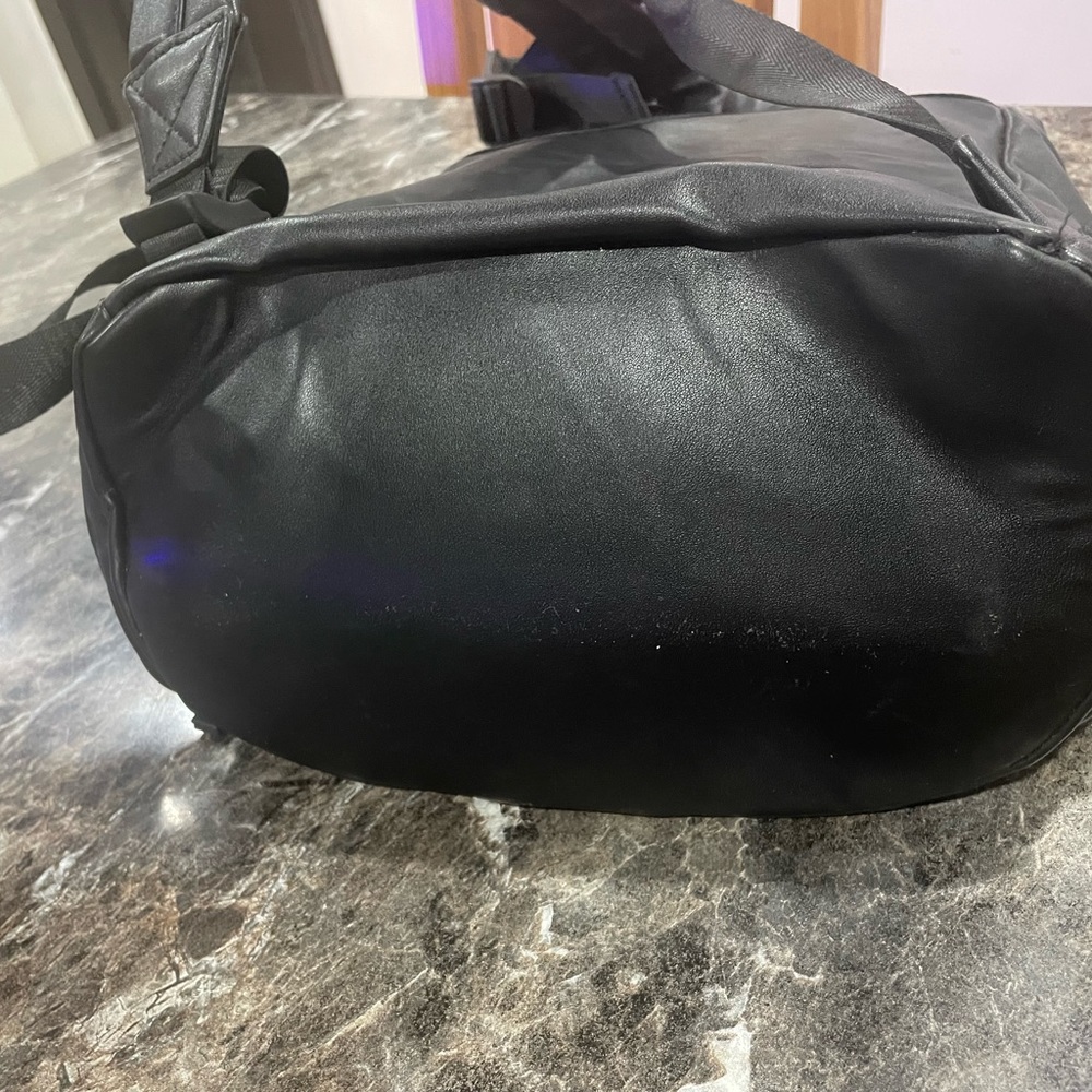 Bugatti bag pack black leather . Used. Condition 9:10 - Picture 7 of 13